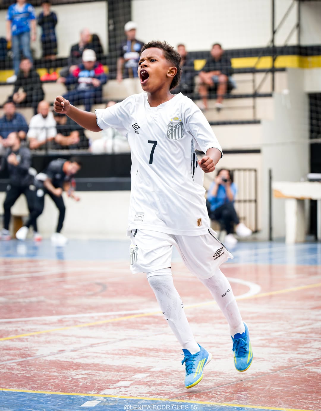 Cauã, 9 anos, atleta do Santos FC